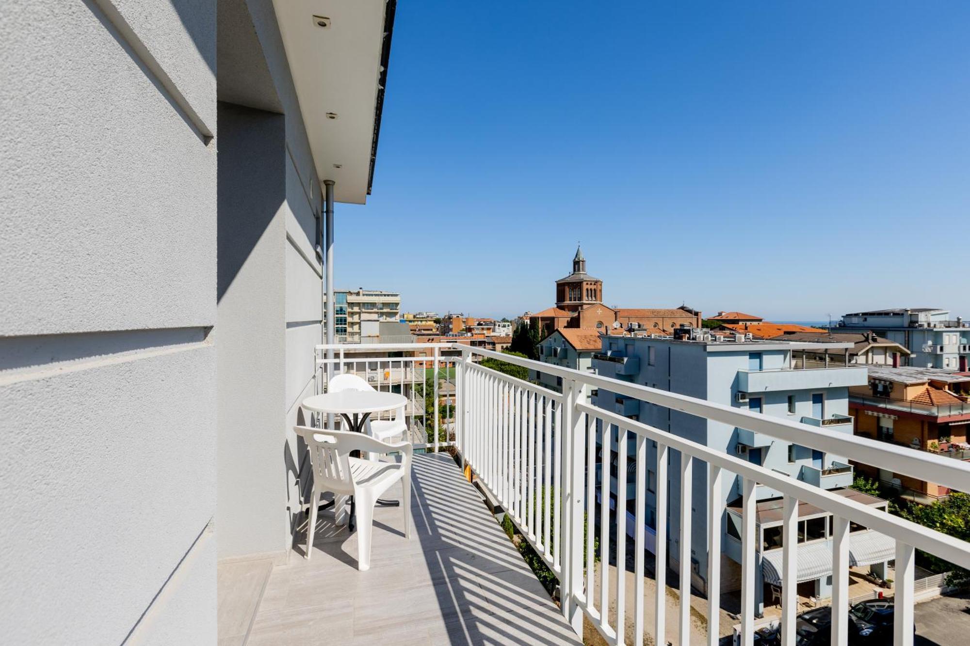 Hotel Kim Rimini Buitenkant foto