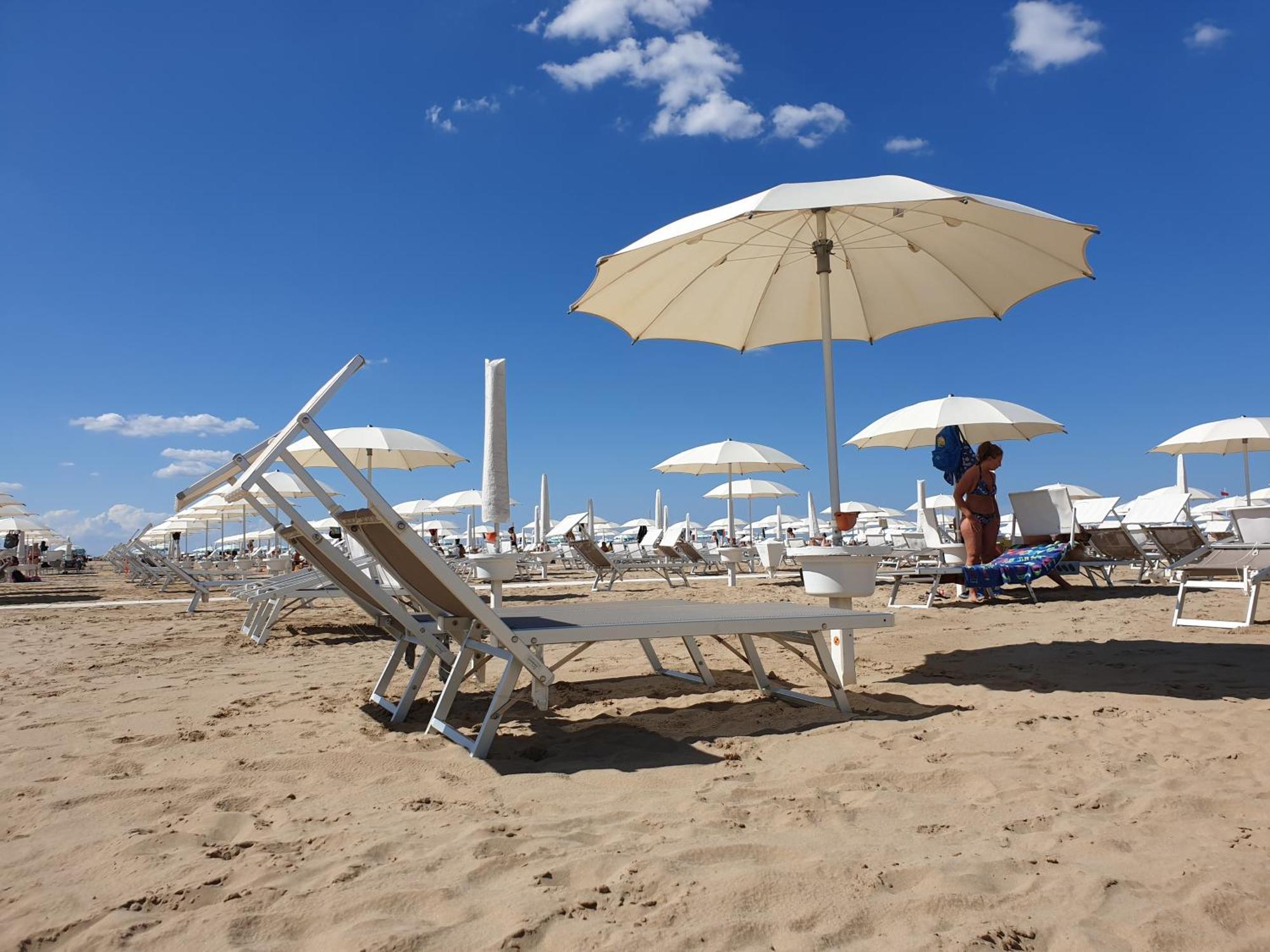 Hotel Kim Rimini Buitenkant foto
