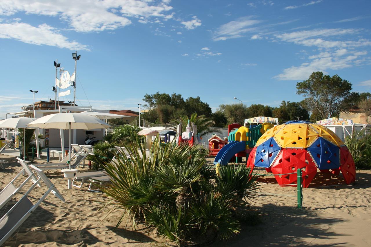 Hotel Kim Rimini Buitenkant foto