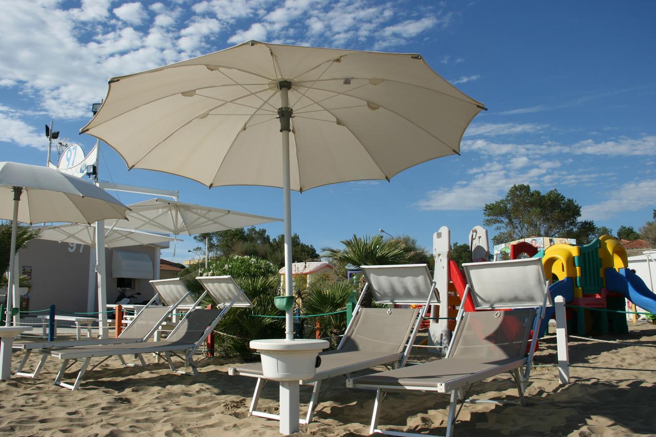 Hotel Kim Rimini Buitenkant foto