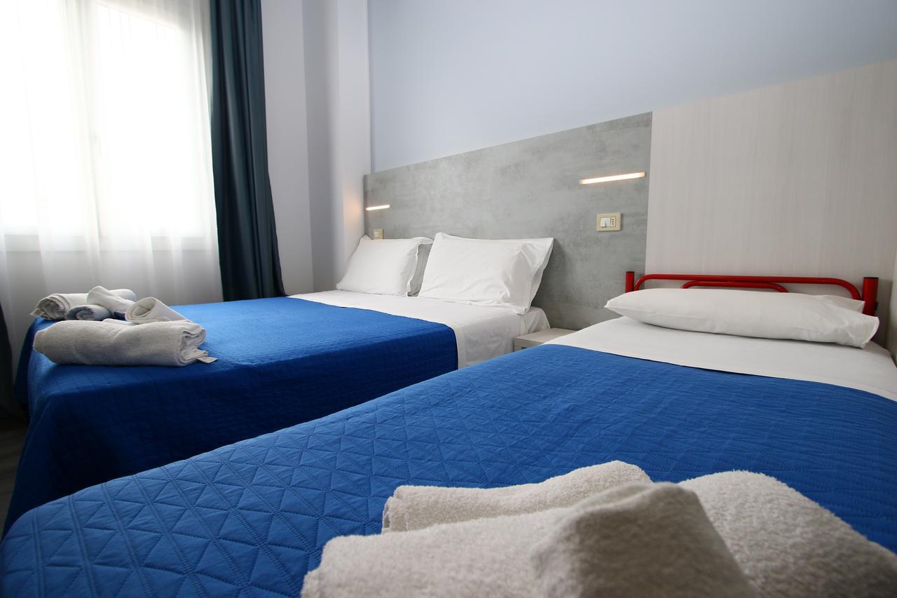 Hotel Kim Rimini Buitenkant foto