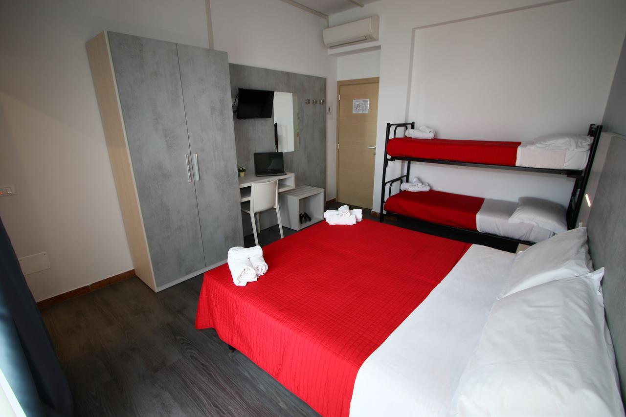 Hotel Kim Rimini Buitenkant foto
