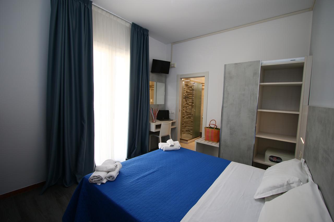 Hotel Kim Rimini Buitenkant foto