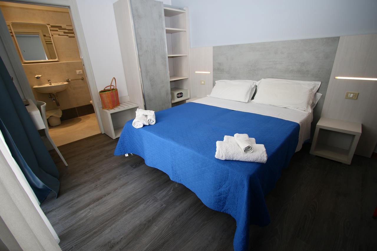Hotel Kim Rimini Buitenkant foto