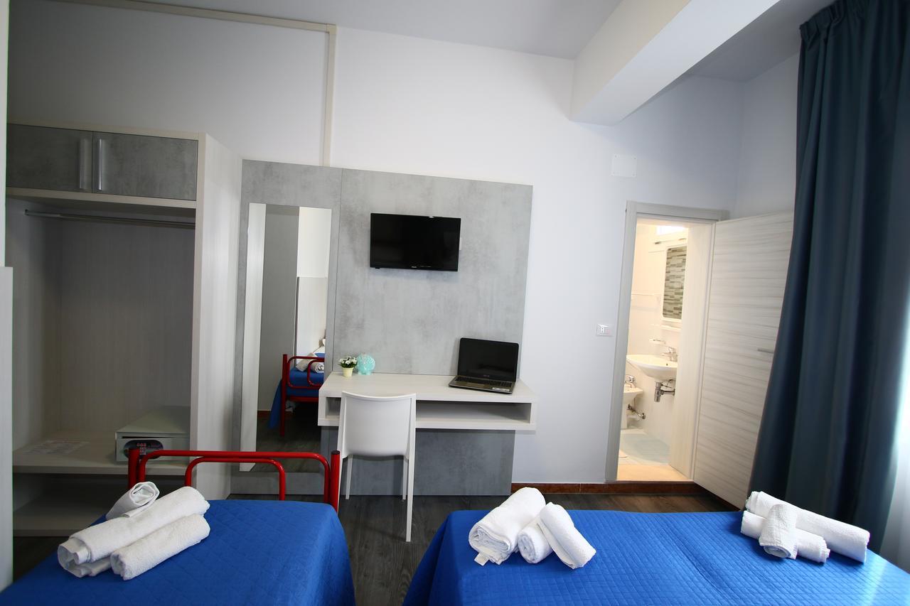 Hotel Kim Rimini Buitenkant foto