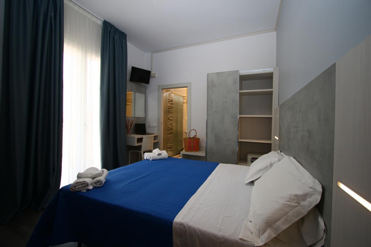 Hotel Kim Rimini Buitenkant foto