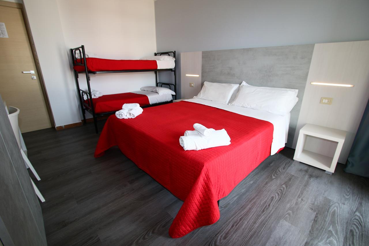 Hotel Kim Rimini Buitenkant foto