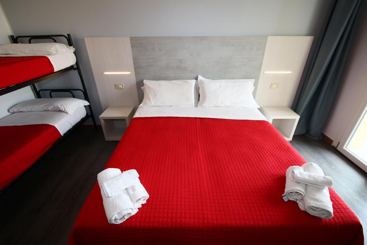 Hotel Kim Rimini Buitenkant foto